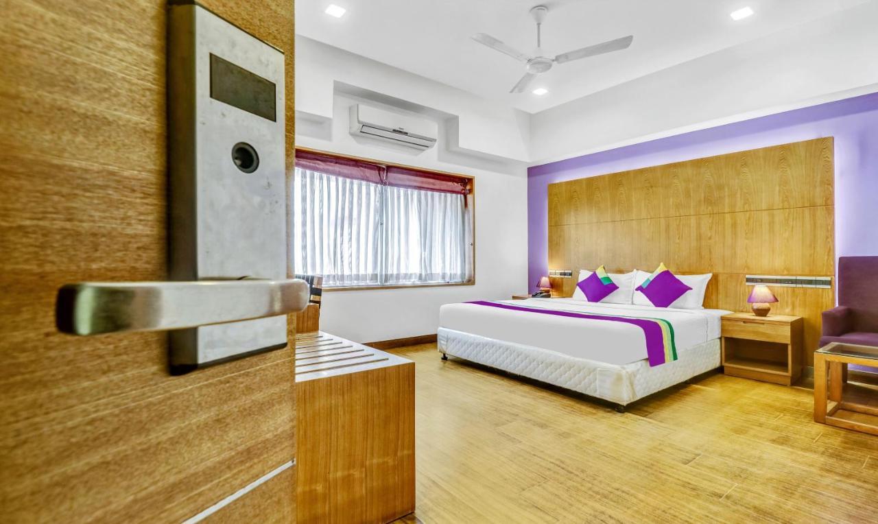 Medora Hotel Calicut Eksteriør billede