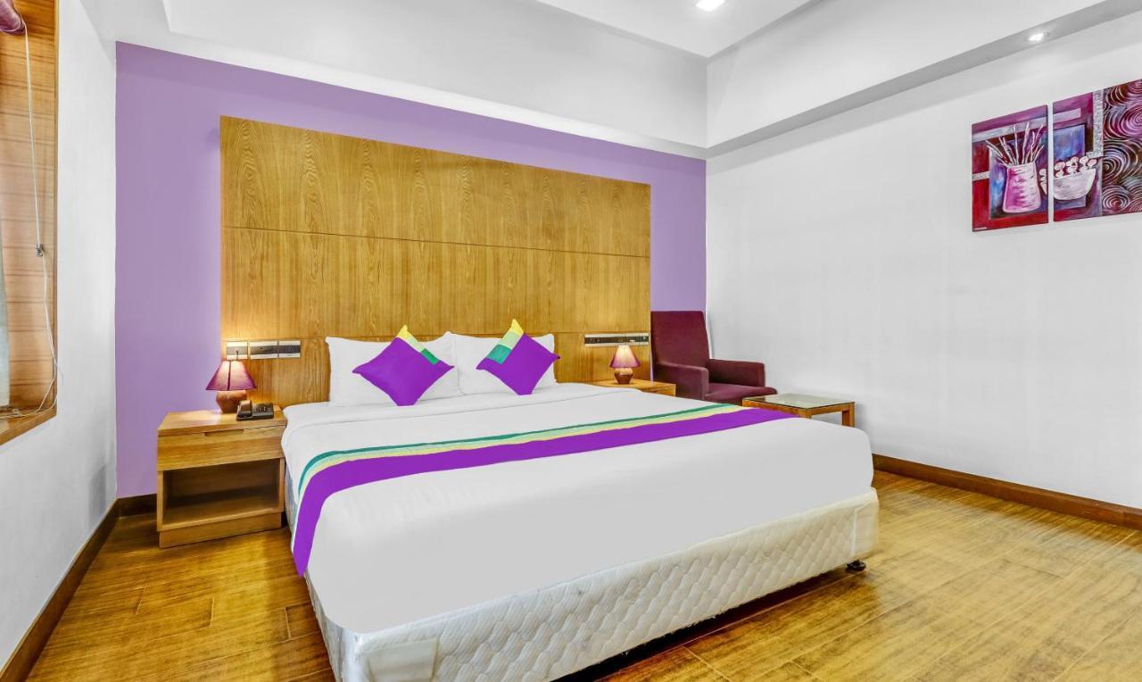 Medora Hotel Calicut Eksteriør billede