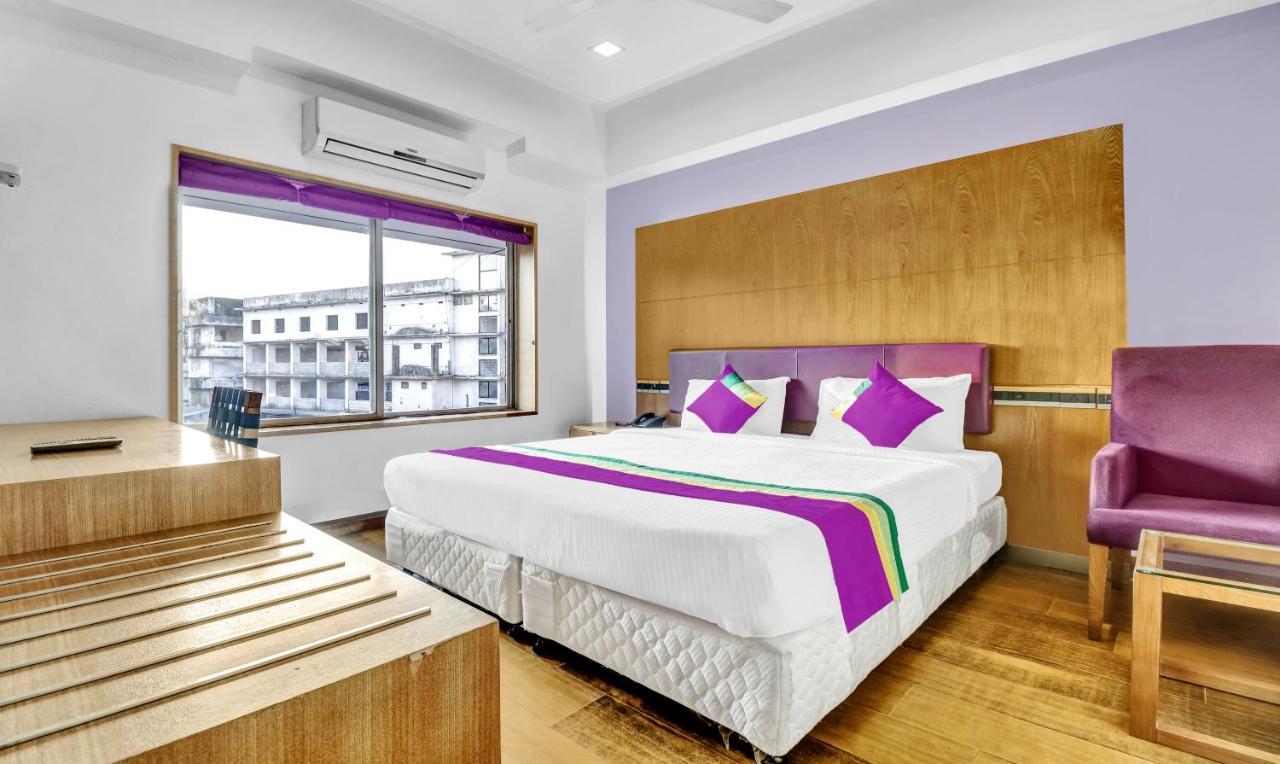 Medora Hotel Calicut Eksteriør billede