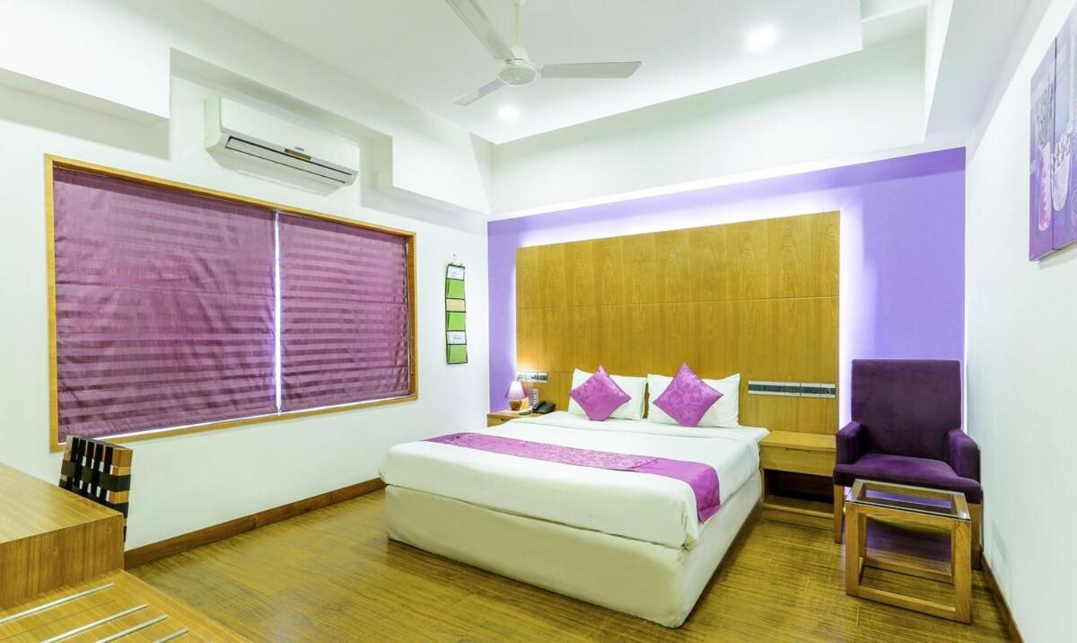 Medora Hotel Calicut Eksteriør billede