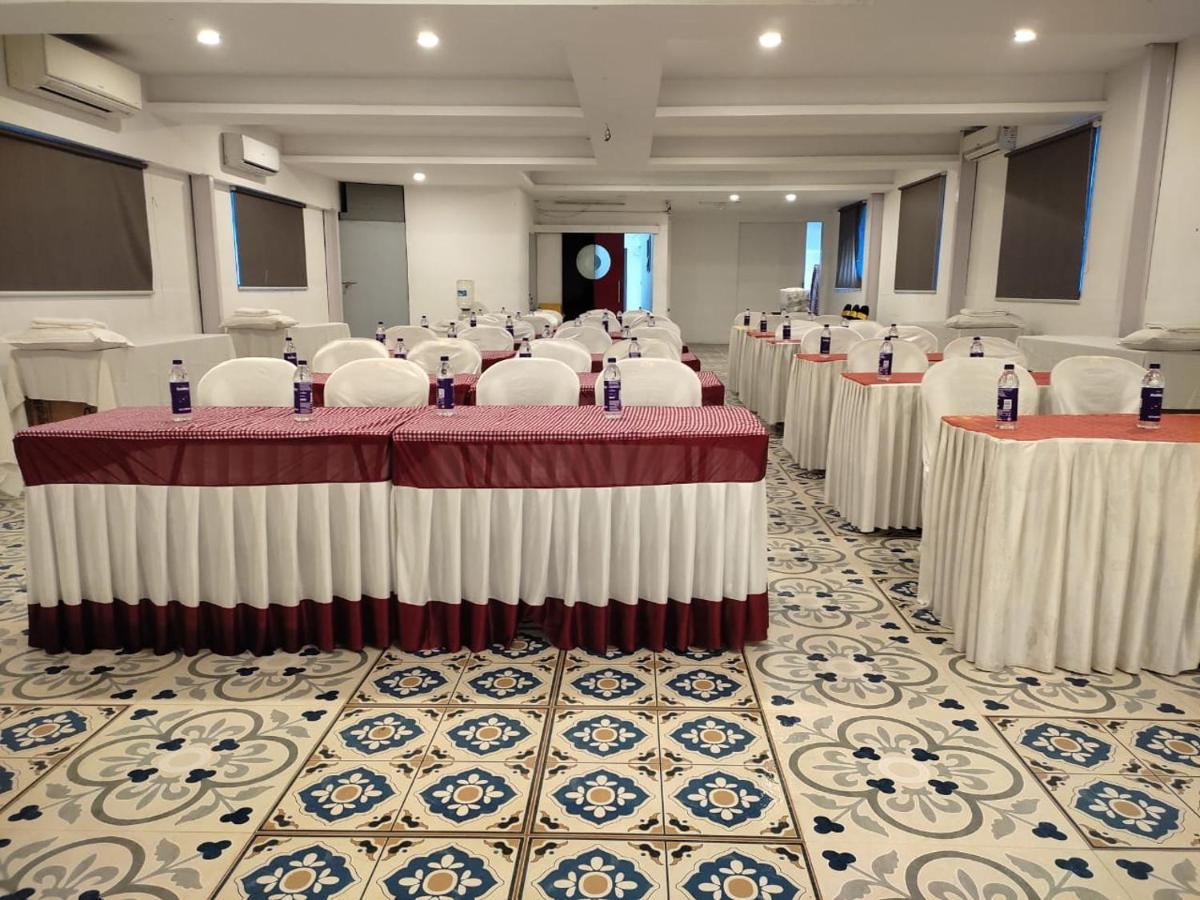 Medora Hotel Calicut Eksteriør billede